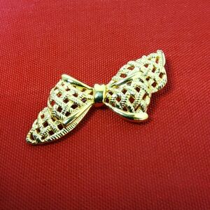 Vintage Park Lane Bow brooch